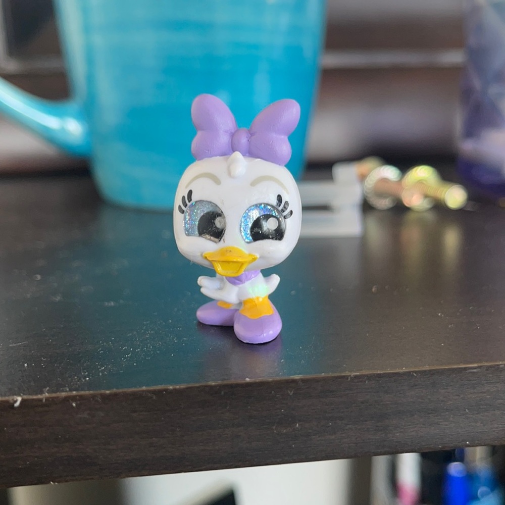 Daisy Duck (RARE) doorable collectable toy
